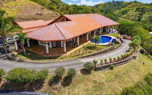 Royal Palms: Beautiful Main Home with 5 Casitas – Perfect Income Producing Property – 400052010029