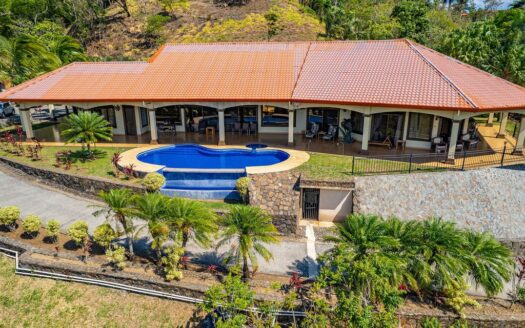 Royal Palms: Beautiful Main Home with 5 Casitas – Perfect Income Producing Property – 400052010029