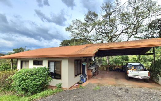 Tranquil Country Home Just Minutes from Downtown Atenas – 400052042220