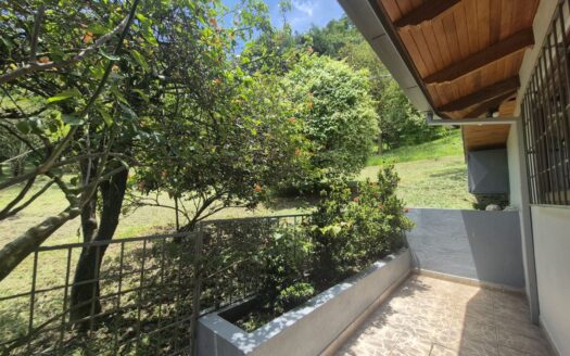 Spacious 3-Bedroom Furnished Home with Garden Views for Rent in Atenas – 400052042217