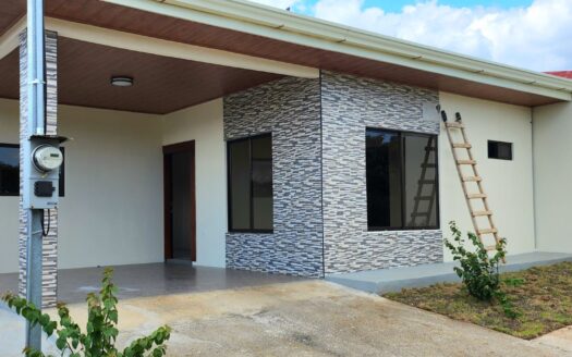 Peaceful 2-Bedroom Home with Spacious Backyard just minutes from Atenas & Grecia – 400052042169