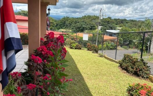 Home located 5 minutes from Atenas Center in nice neighborhood – 40005152956