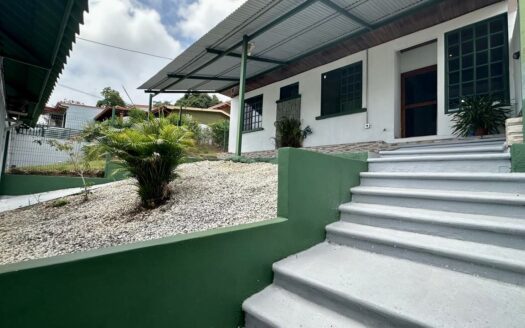 PRIME LOCATION The best investment in Atenas:Two independent properties – 400052042204