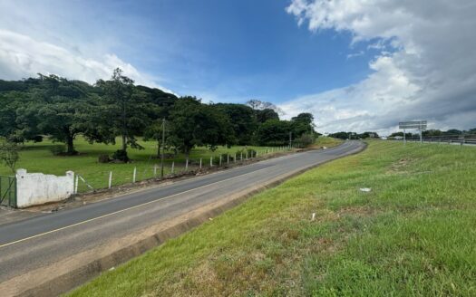 92,370m2 with a caretaker home ideal for development or private property – 40005152945