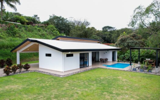 1 of 2 beautiful and successful Roca Verde Vacation Rental Homes – 40005152981