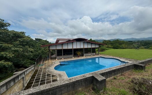 Large multi-unit property ideal for any type of project – 40005152928