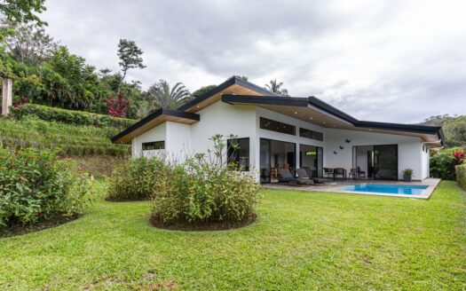 1 of 2 beautiful and successful Roca Verde Vacation Rental Homes – 40005152980