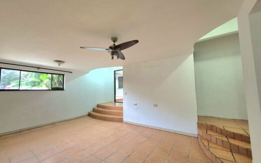 PRIME LOCATION The best investment in Atenas:Two independent properties – 400052042204