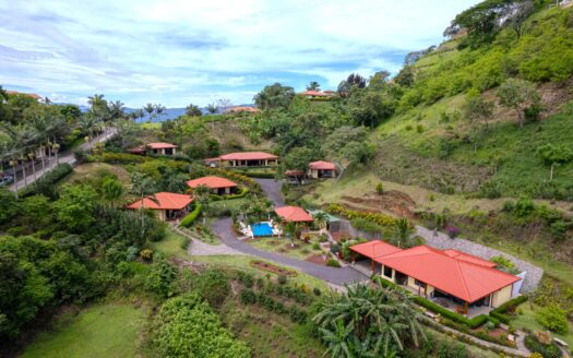 Lovely multi-unit rental property ideal for any venture in Atenas – 40005152828