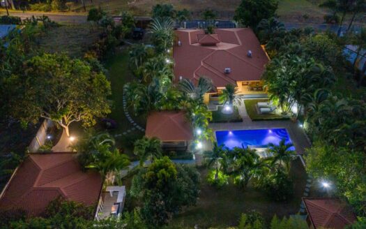 Lovely home in gated community of La Garita – 40005152578