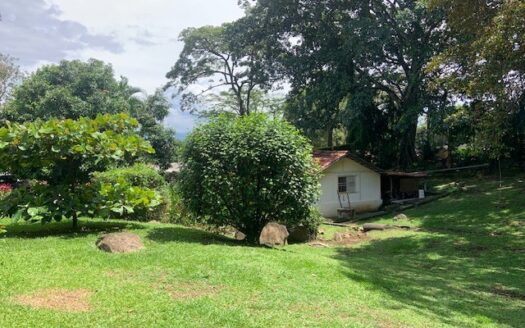 Great countryside villa with added build room! – 40005152585