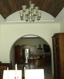 Large home with unique finishes in Hacienda Los Reyes – 00139152364