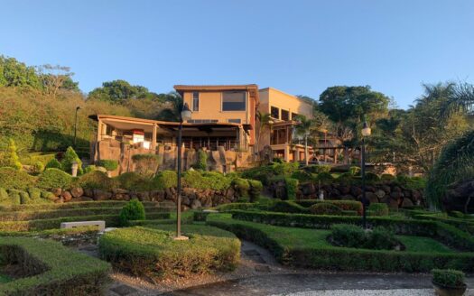 Large manicured property with very unique home in guarded La Guacima community – 400051521051