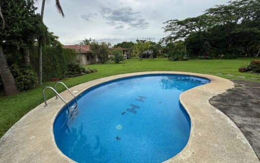 Elegant colonial style home in private community countryside setting – 400051521048