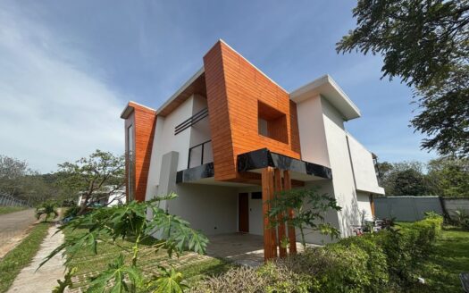 Sleek modern home in a peaceful country setting in 8 home condo. – 40005152995