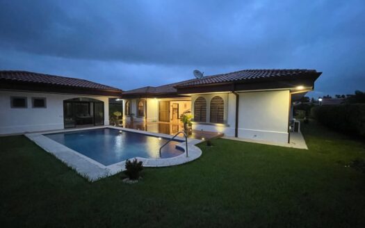 Elegant home in exclusive section Las Vueltas, Los Reyes – 40005152868