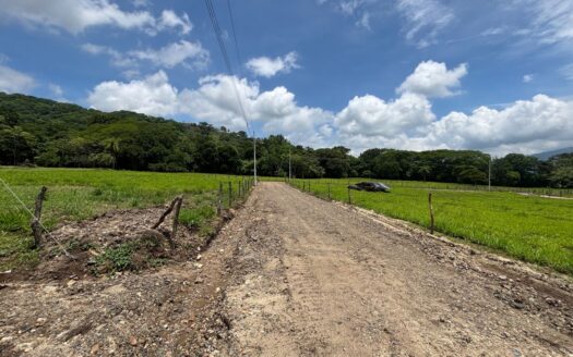 Lote commercial/residencial de 2000m2 y 5000m2 en $110,000 en Balsilla – 400051521042