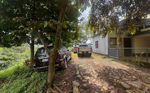 Farm like property with 2 homes near stream in Desmonte – 400051521080